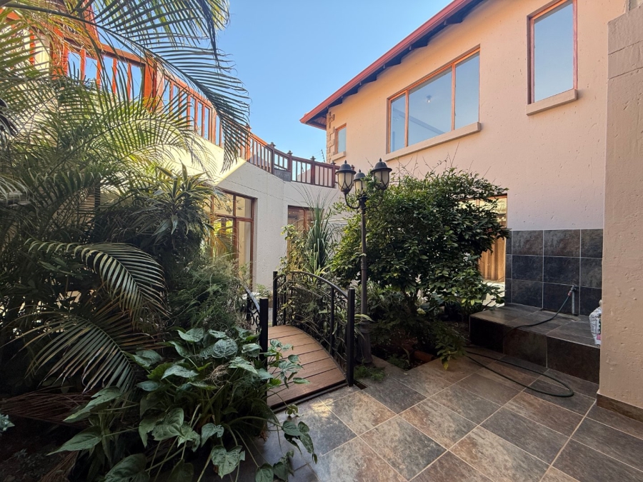 5 Bedroom Property for Sale in Birdwood Estate North West